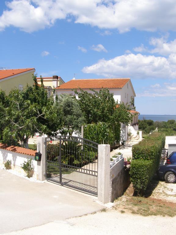 Apartments Tina Pula Exterior foto