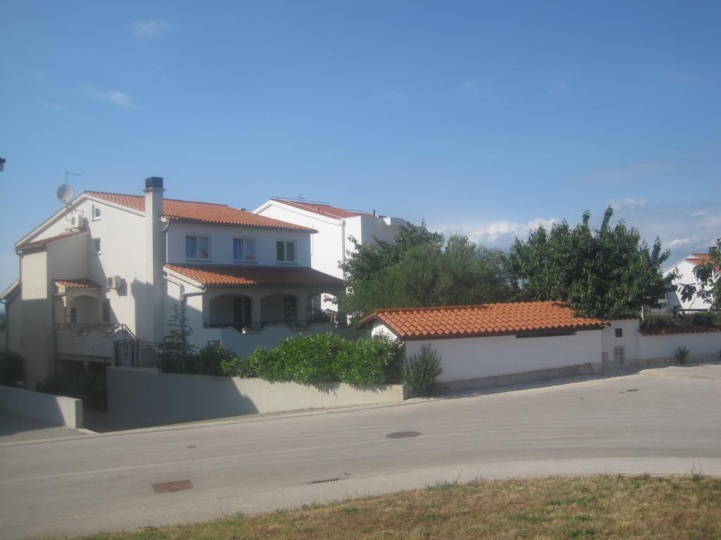 Apartments Tina Pula Exterior foto